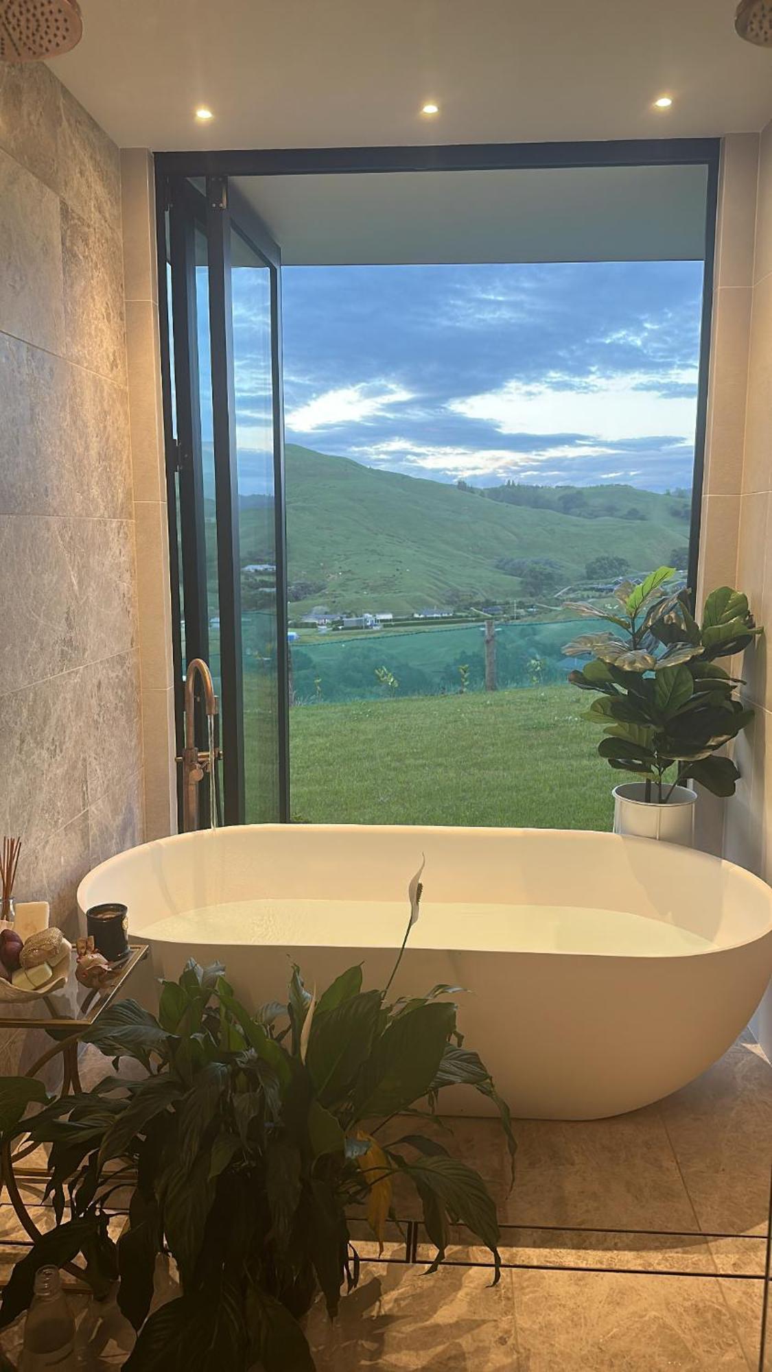 Ocean + Country - Wainui Holiday home